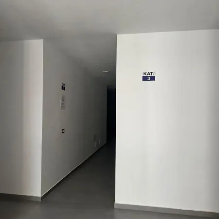 Blue Wave شقة